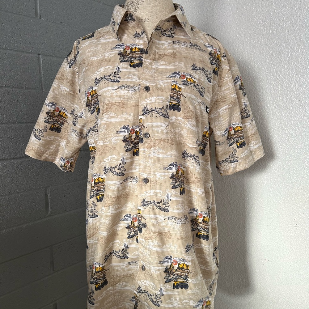 Marmot Tan Graphic Short Sleeve Dress Shirt